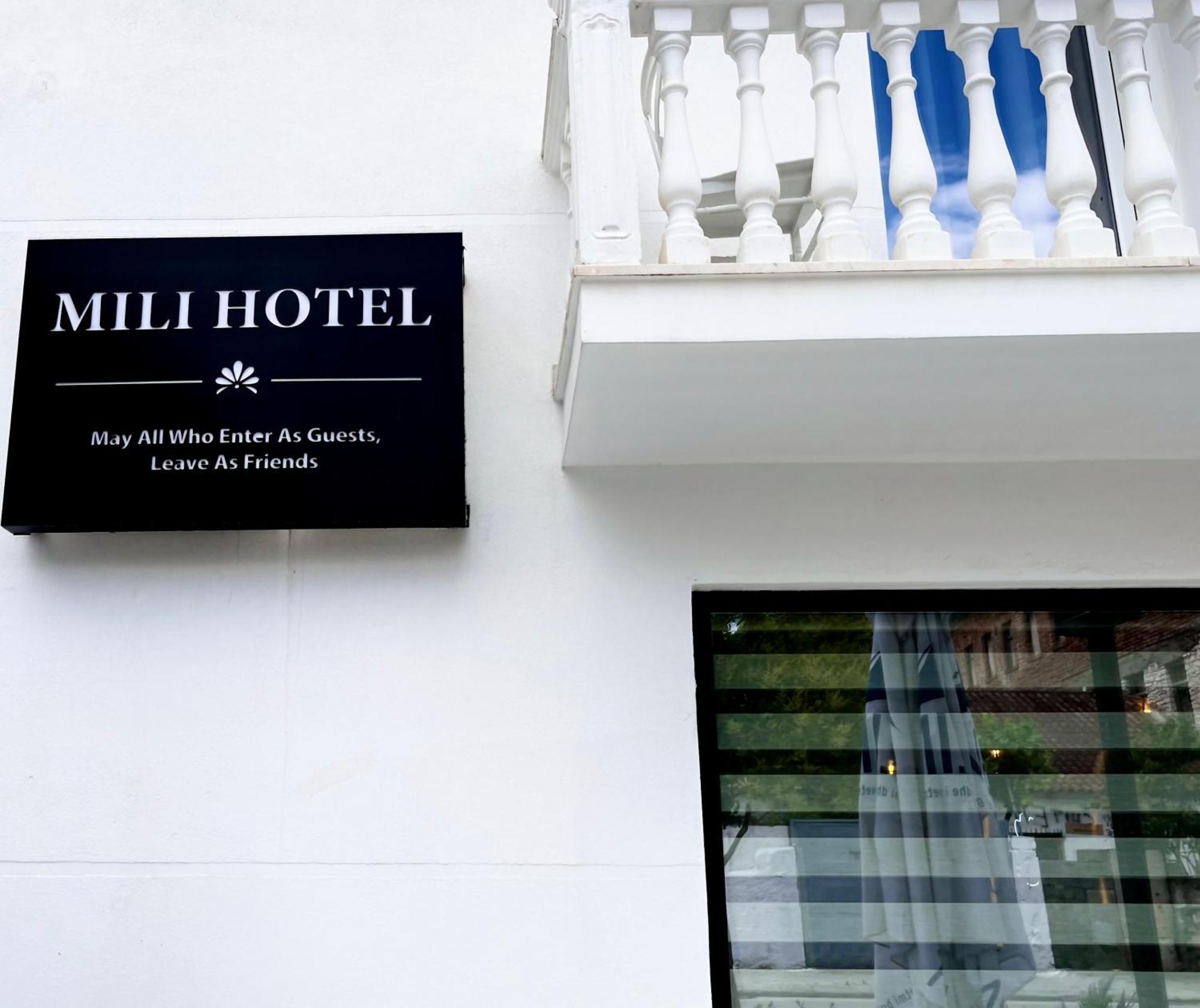 Mili Hotel Berat Exterior photo