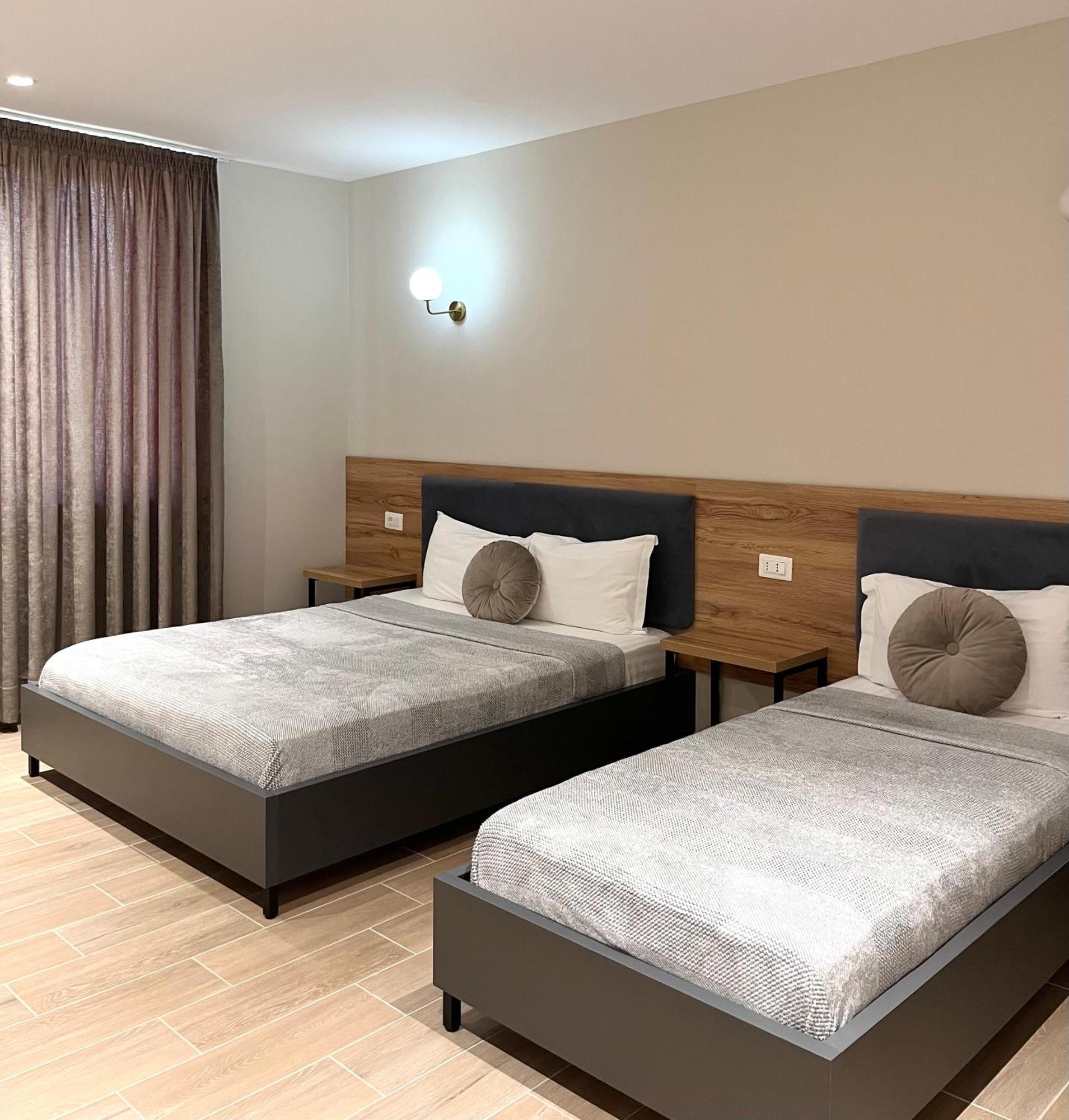 Mili Hotel Berat Exterior photo
