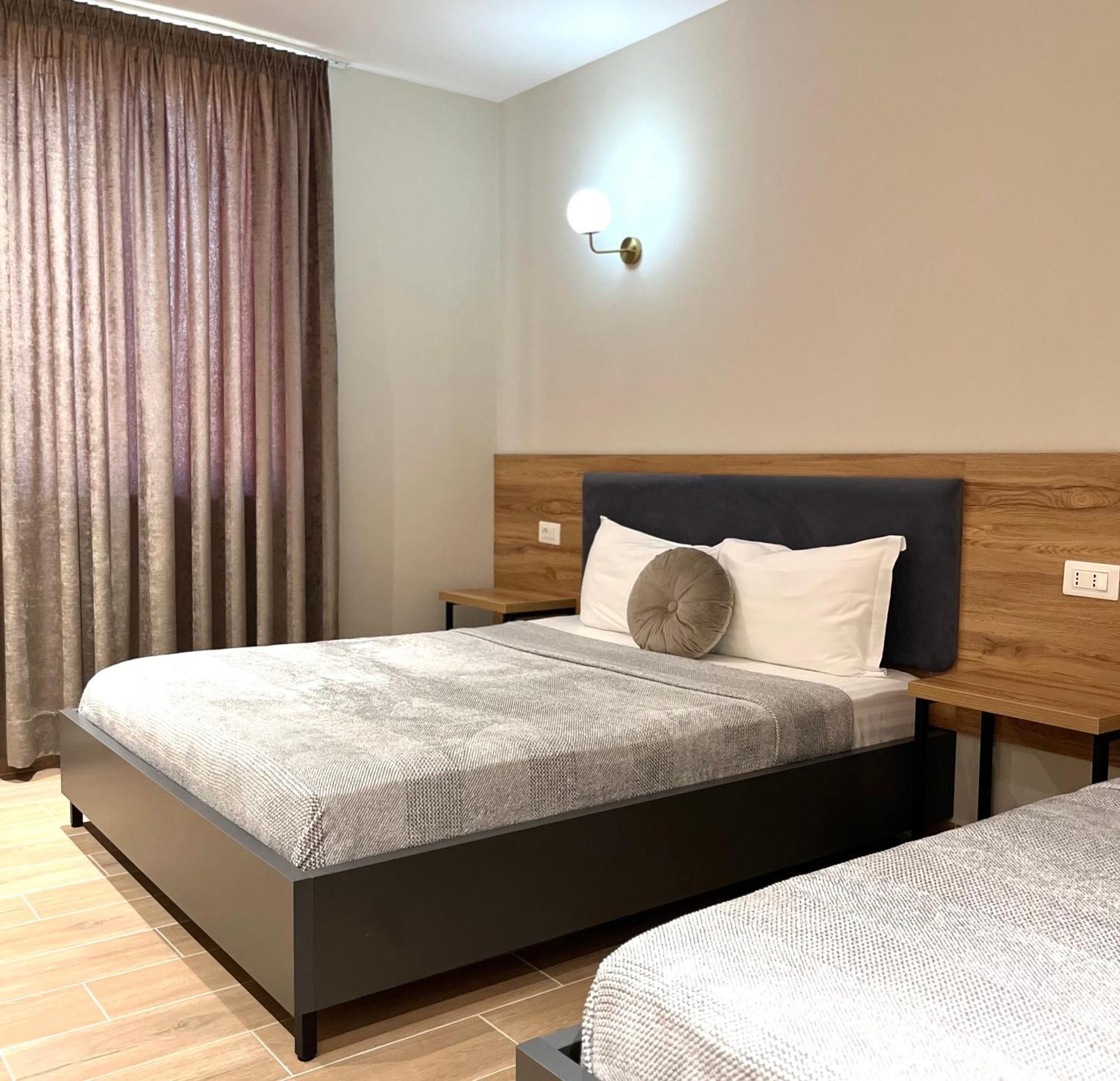 Mili Hotel Berat Exterior photo